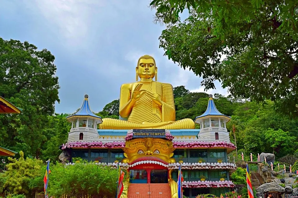 Dambulla Cave Temple